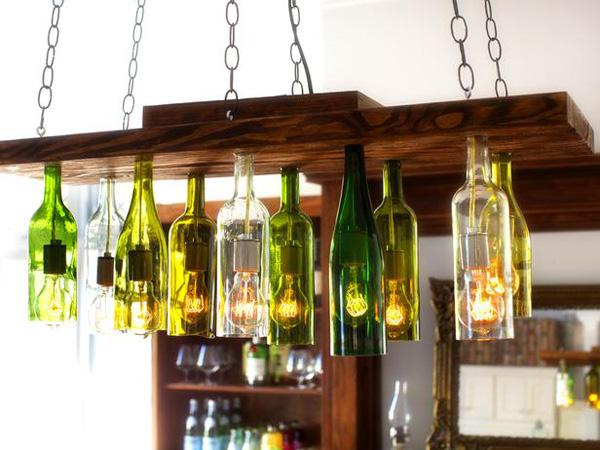 25 ثريا DIY من زجاجات النبيذ