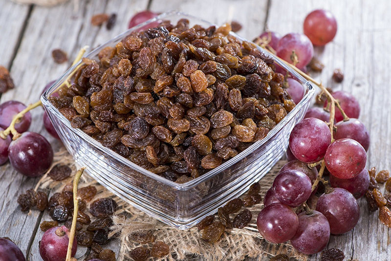 méthodes de cuisson des raisins secs à la maison