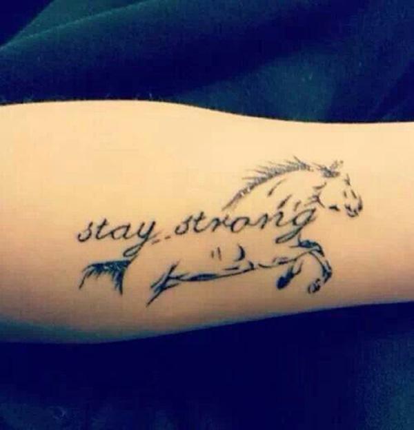 tetování koně na rukávu pro dívku