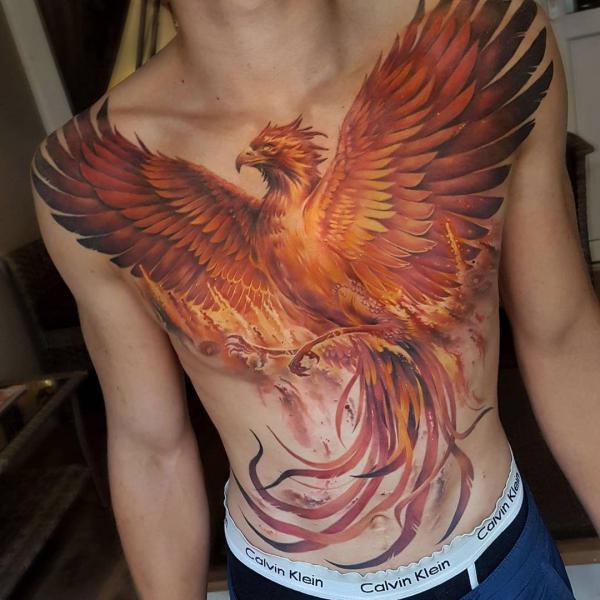 Atemberaubendes Phoenix Brust Tattoo für Männer