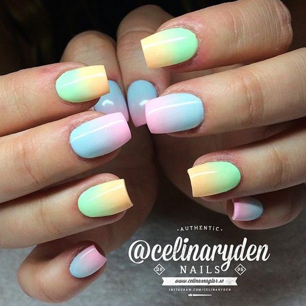 Neonové vícebarevné gradientní nehty