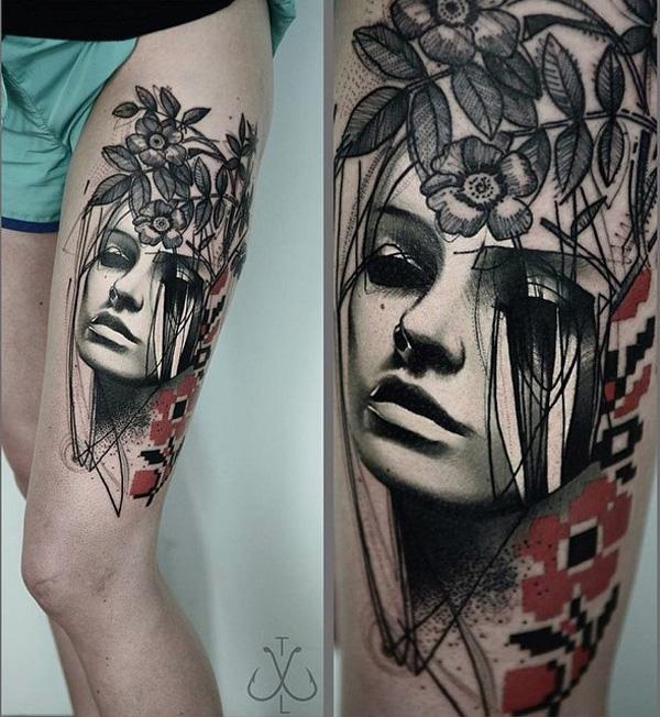 portrét a květinové stehno tetování