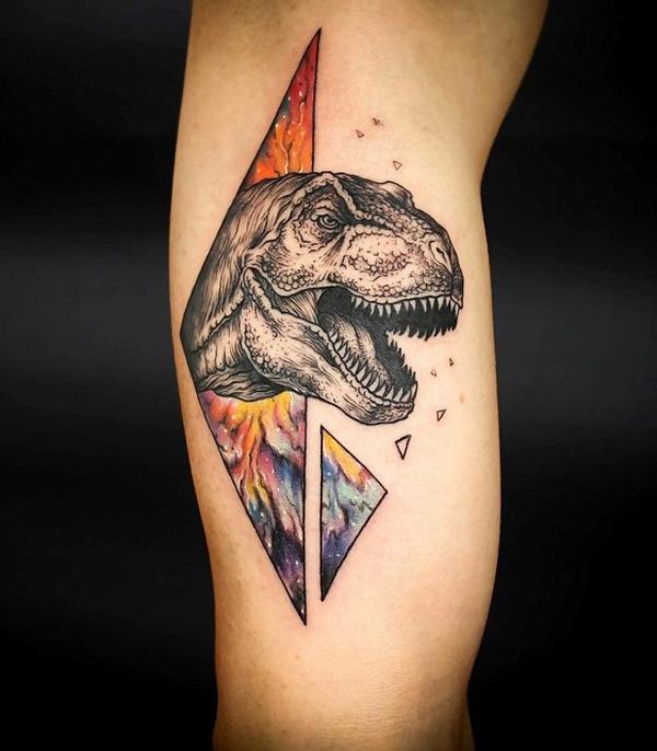 tetování ve stylu dinosaura