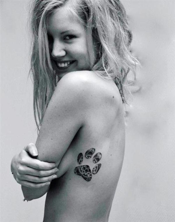 40 sexy Rippen-Tattoos für Mädchen