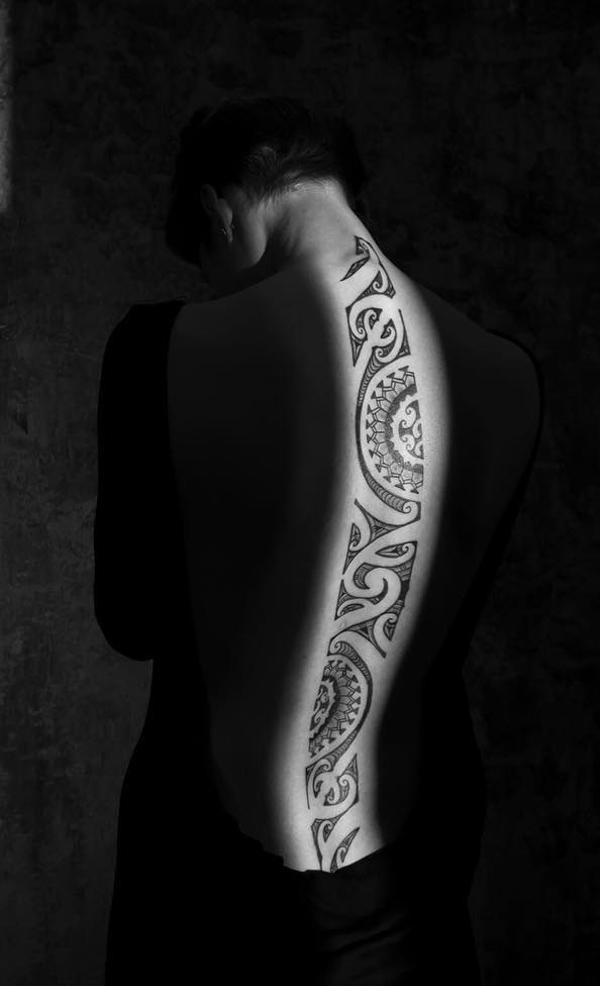 Kmenové tetování páteře-2