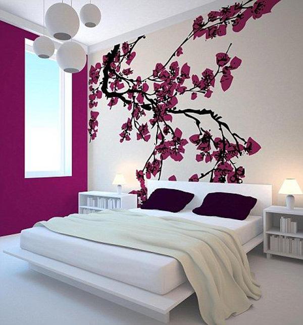 modernes japanisches Schlafzimmer mit Kirschblüten-Wanddekor