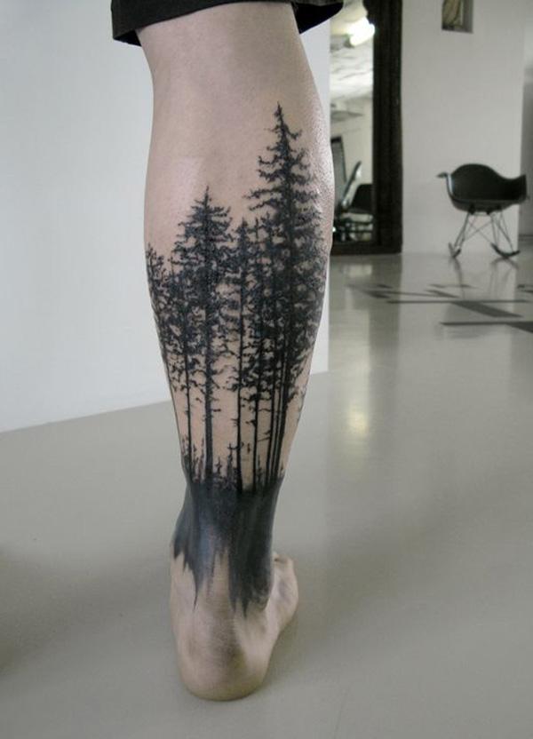 Schwarzweißes Wald Tattoo am Kalb