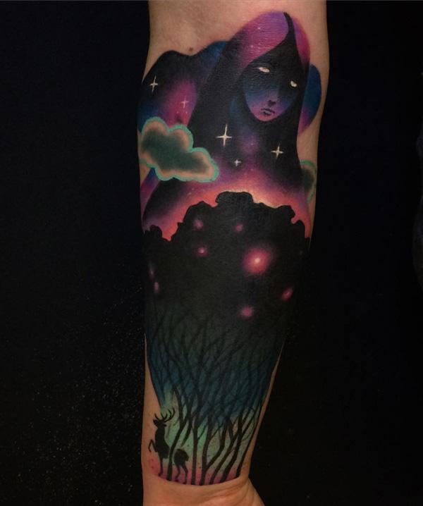 Noční obloha a lesní tetování-1