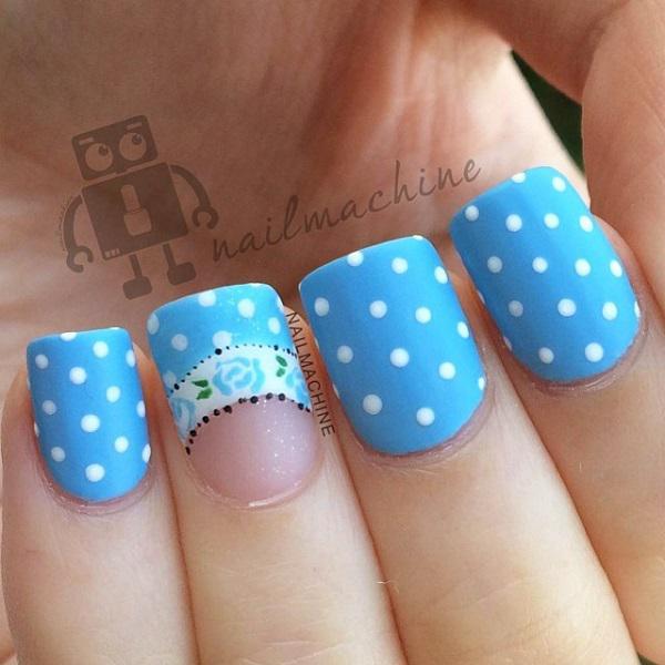 Modrá s tečkami nail art-22