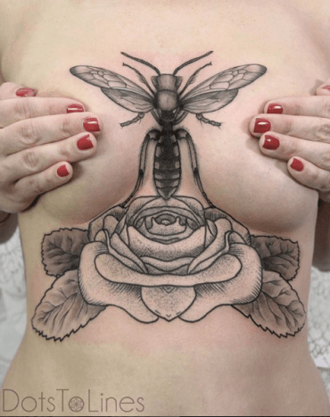 tetování pod prsa, tetování hrudní kosti, tetování, tetování, tetování, inspirace tetováním, tetování, inkoust, inkoustový tisk