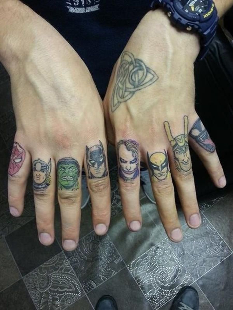 Knöchel-Tattoos