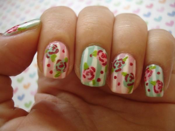 Vintage Blumen und Tupfen auf gestreiftem Gingham