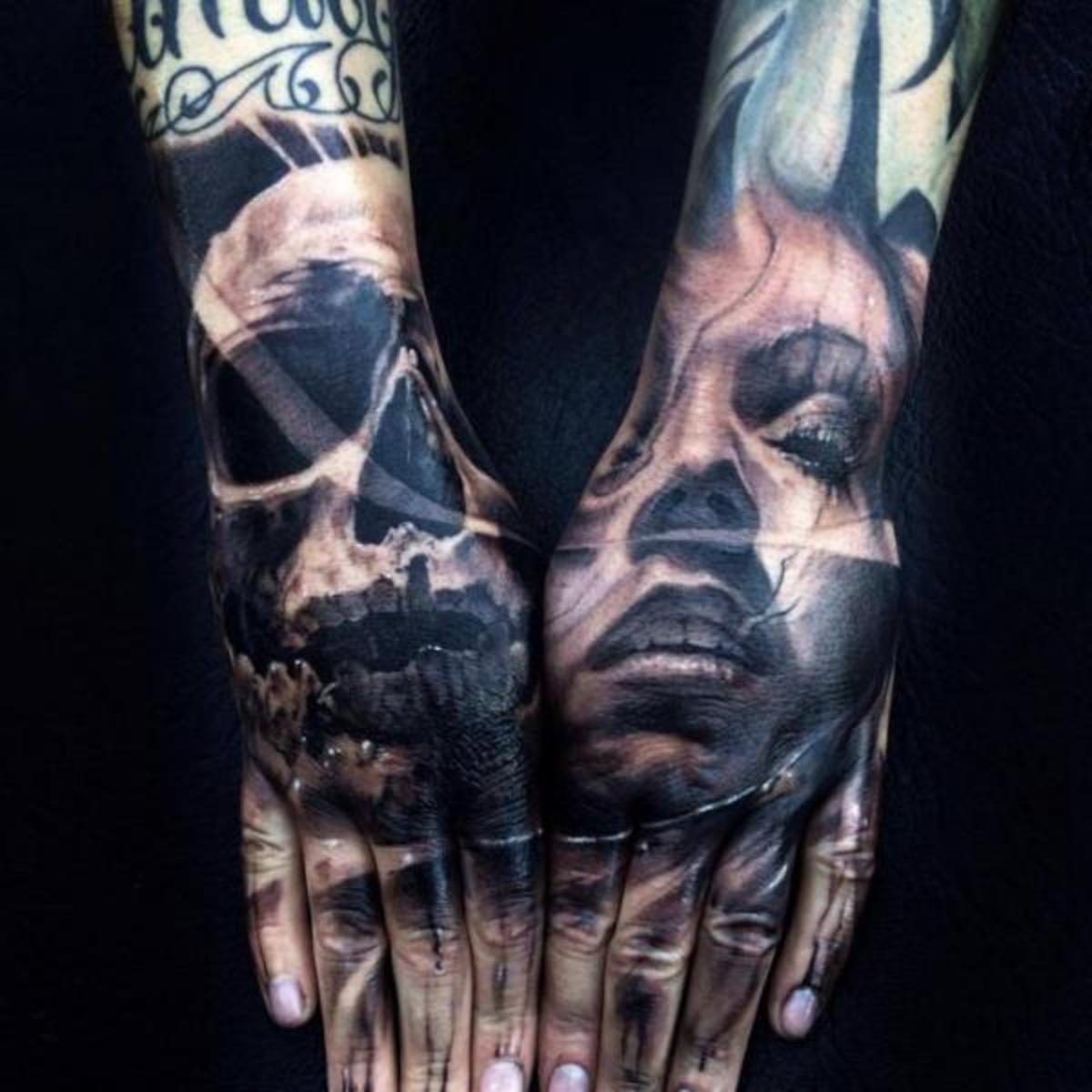 Tattoo-Hand-Frauen-Schädel