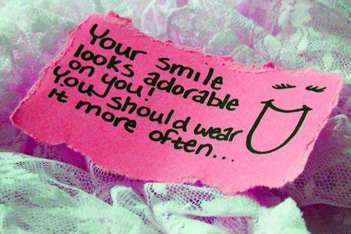 Váš úsměv na vás vypadá rozkošně Měli byste ho nosit častěji