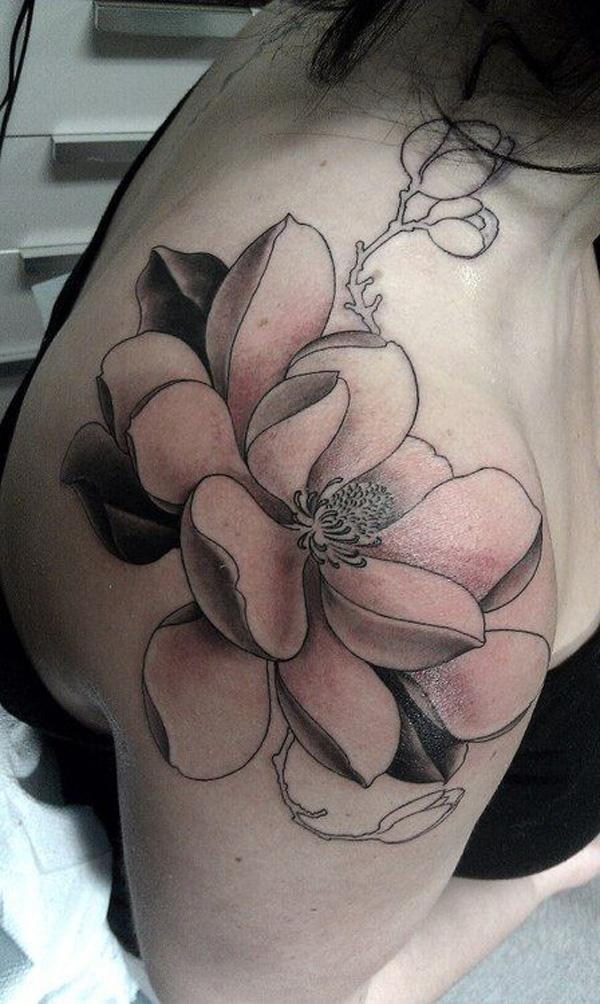 Magnolientattoos schwarz und weiß