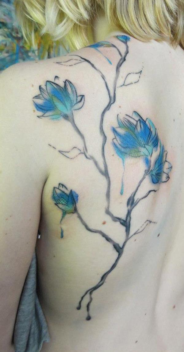 Aquarell Magnolie am Rücken Tattoo