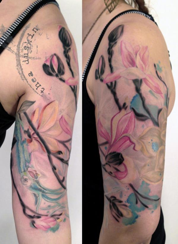 tetování magnólie na půl rukávu