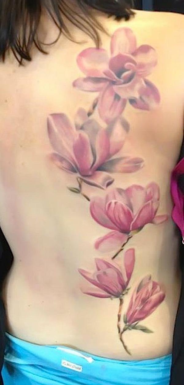 Hübsches Magnolien-Tattoo