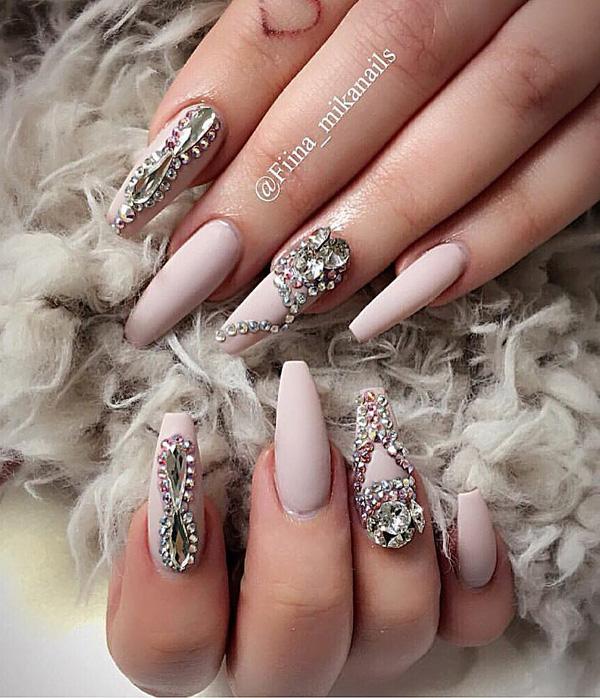 rhinestone-nail-art-30