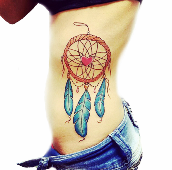 Rib Dreamcatcher Tattoo Design s roztomilým srdcem