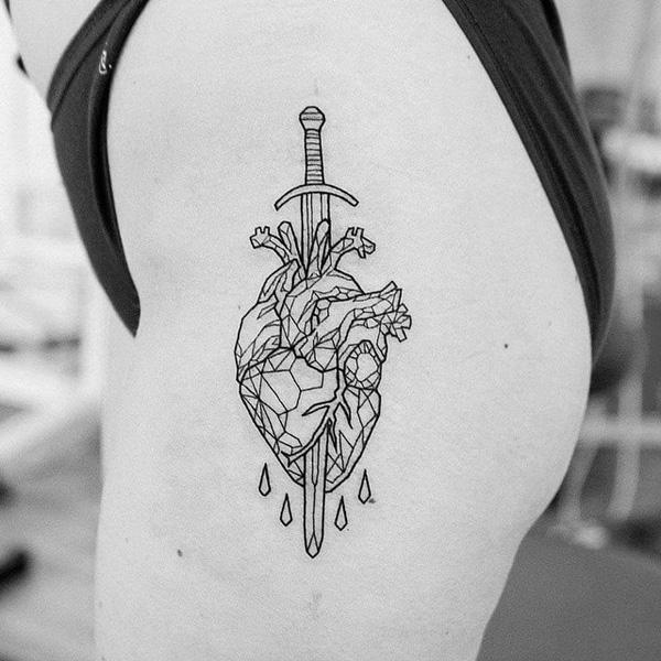 meč se tetováním srdce-30