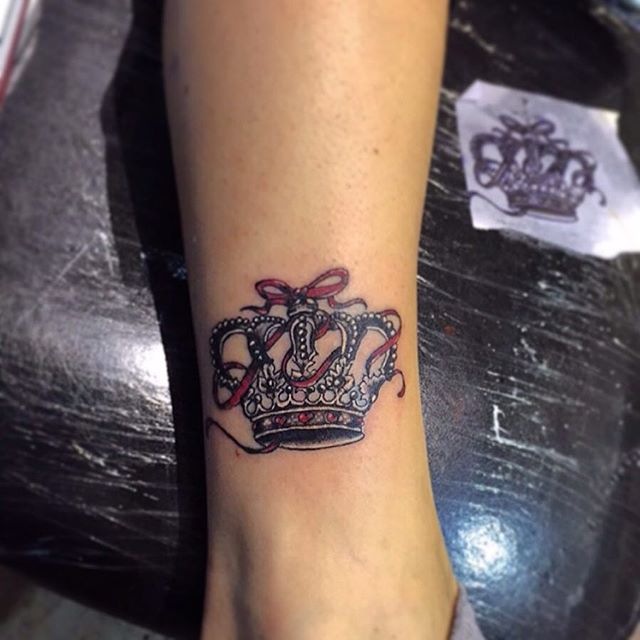 51 Crown Tattoos مناسب للملك أو الملكة مثلك