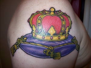 51 Crown Tattoos مناسب للملك أو الملكة مثلك