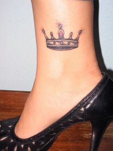 51 Crown Tattoos مناسب للملك أو الملكة مثلك