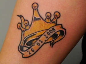 51 Crown Tattoos مناسب للملك أو الملكة مثلك