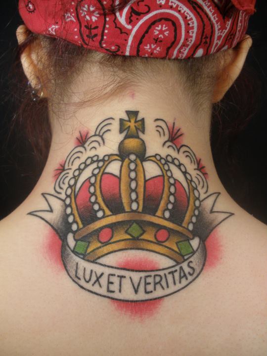 51 Crown Tattoos مناسب للملك أو الملكة مثلك