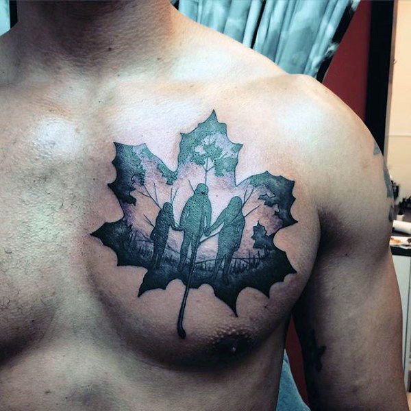 Členové rodiny v tetování hrudníku Maple leaf