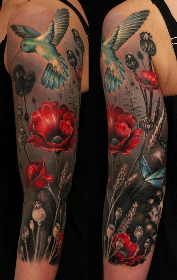 Bunter Kolibri Schmetterling und Mohn Tattoo für Frauen