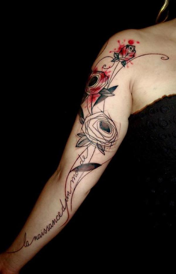 Elegante Linienarbeit mit Rose, Vögeln und Schriftzügen am ganzen Arm für Mädchen