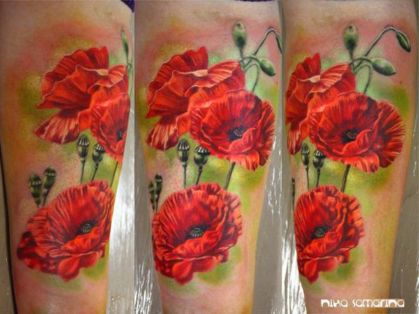 Fotorealistisches Mohnblumen Tattoo