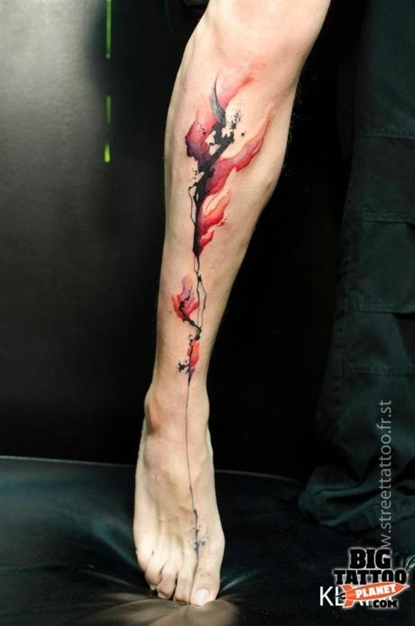 Aquarell-Tattoos am Bein