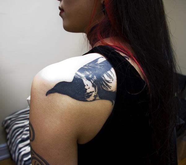 Raven Tattoo na zádech pro ženy-8