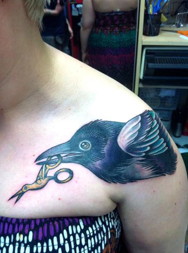 Raven Tattoo na rameni-58