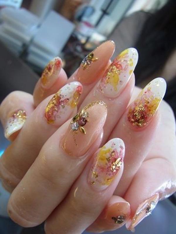 27 japonských nail art