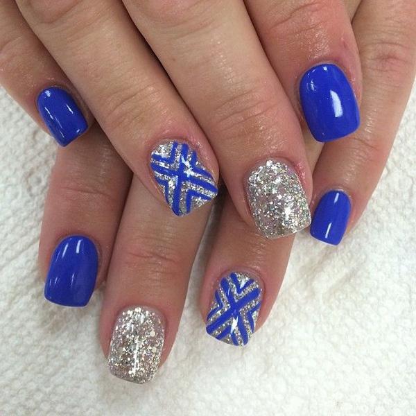 Modré, stříbrné a bílé nail art pro léto-28