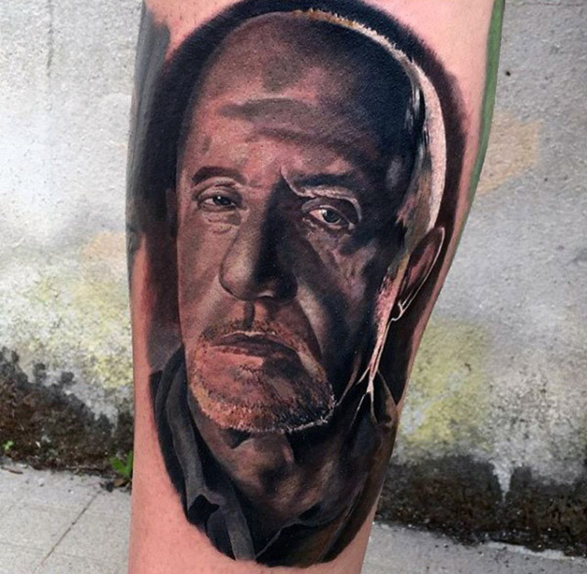 herren-brechen-schlechte-portrait-tattoo-ideen