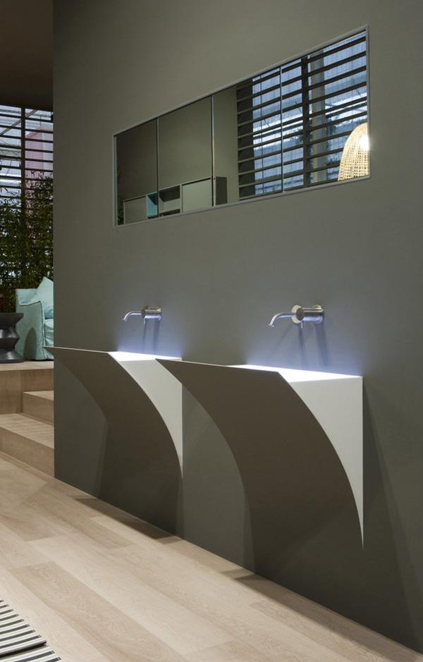 Wandmontierte Doppelwaschbecken mit schlichtem Design