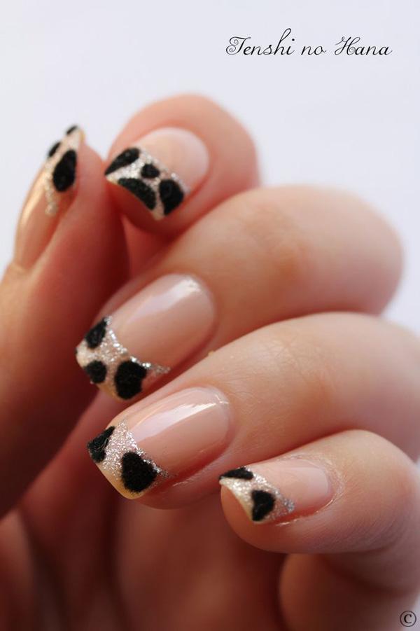 37 hautfarbene und schwarze Nägel mit Animal-Print