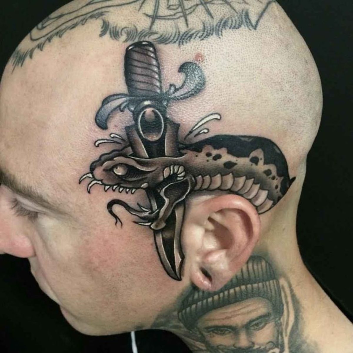 tätowierung, tätowierer, tattoo-idee, tattoo-inspiration, tattoo-design, kopftätowierung, eingefärbt, inkedmag