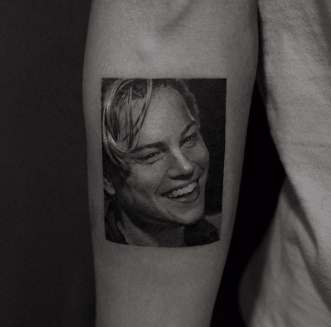 tätowierung, tätowierer, feines linientattoo, schwarz-graues tattoo, tattoo-idee, tattoo-inspiration, tattoo-kunst, eingefärbt, inkedmag