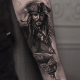 tätowierung, tätowierer, feines linientattoo, schwarz-graues tattoo, tattoo-idee, tattoo-inspiration, tattoo-kunst, eingefärbt, inkedmag