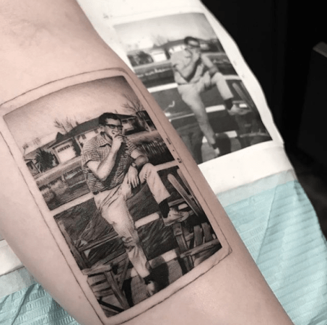 tätowierung, tätowierer, feines linientattoo, schwarz-graues tattoo, tattoo-idee, tattoo-inspiration, tattoo-kunst, eingefärbt, inkedmag