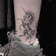 tätowierung, tätowierer, feines linientattoo, schwarz-graues tattoo, tattoo-idee, tattoo-inspiration, tattoo-kunst, eingefärbt, inkedmag