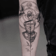 tätowierung, tätowierer, feines linientattoo, schwarz-graues tattoo, tattoo-idee, tattoo-inspiration, tattoo-kunst, eingefärbt, inkedmag