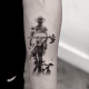 tätowierung, tätowierer, feines linientattoo, schwarz-graues tattoo, tattoo-idee, tattoo-inspiration, tattoo-kunst, eingefärbt, inkedmag