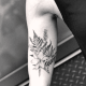 tätowierung, tätowierer, feines linientattoo, schwarz-graues tattoo, tattoo-idee, tattoo-inspiration, tattoo-kunst, eingefärbt, inkedmag